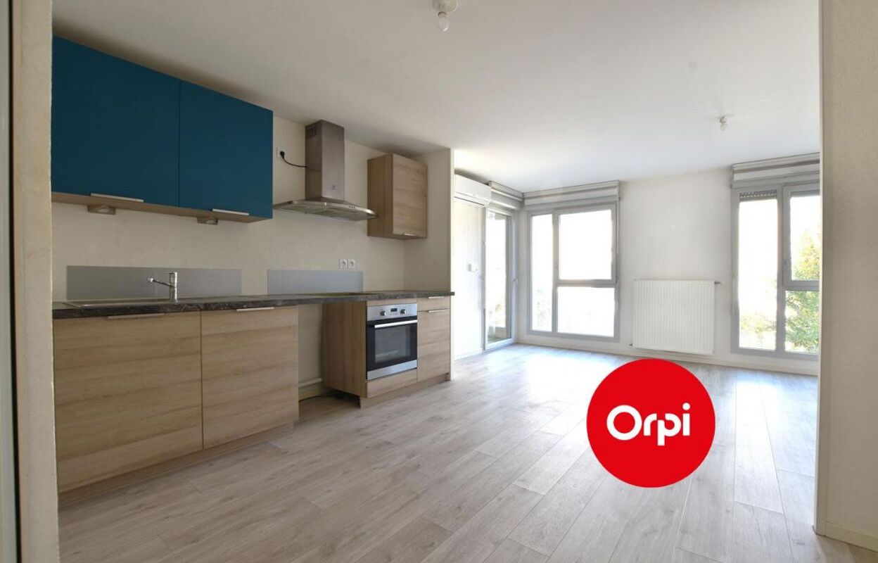 appartement 2 pièces 47 m2 à louer à Vaulx-en-Velin (69120)