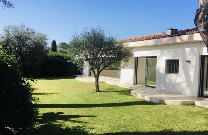 MOUGINS - BELLE CONTEMPORAINE DE PLAIN-PIED - PROCHE DU VIEUX VI — photo 5