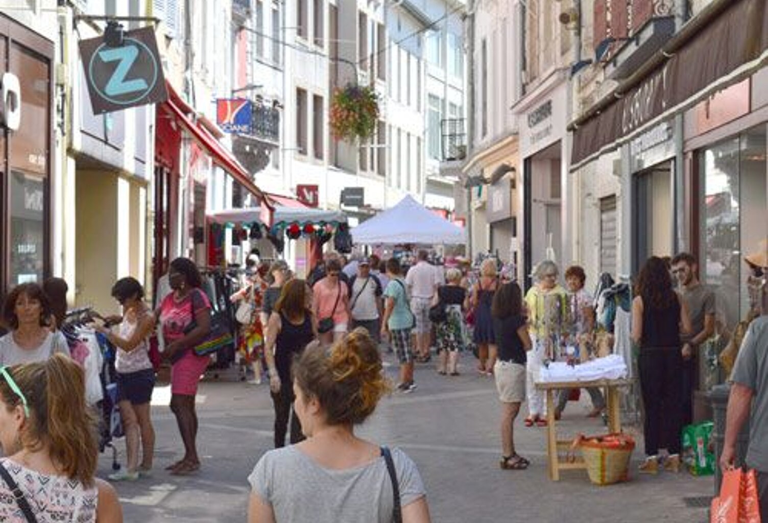 Murs commerce de 110 m² cœur de ville à Dax — photo 1