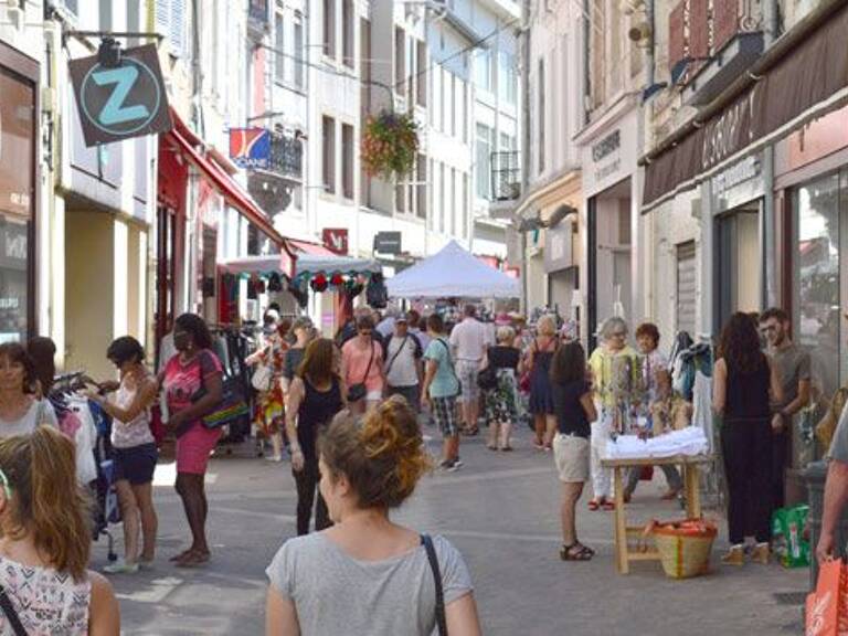 Murs commerce de 110 m² cœur de ville à Dax — photo 1