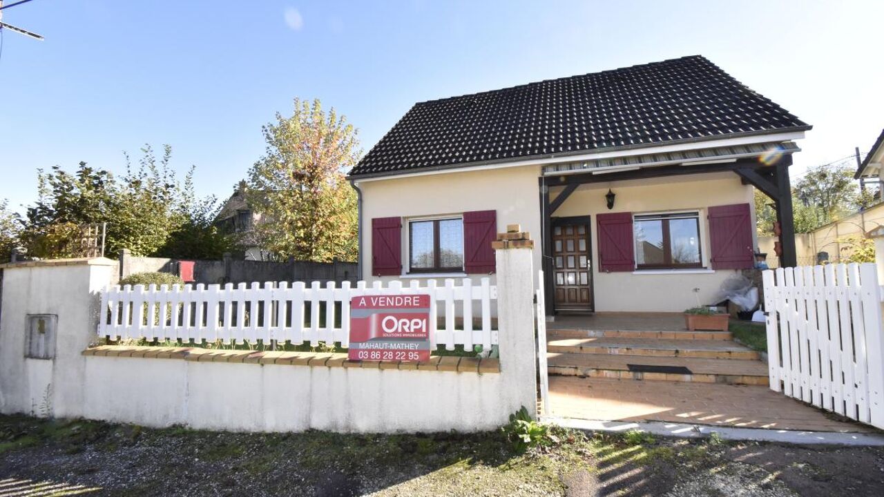 maison 4 pièces  m2 à vendre à Cosne-Cours-sur-Loire (58200)