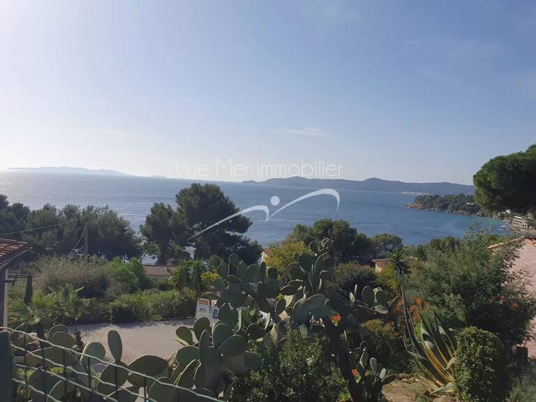 Rare terrain à la vente sur Le Lavandou  proche plage et vue mer — photo 1