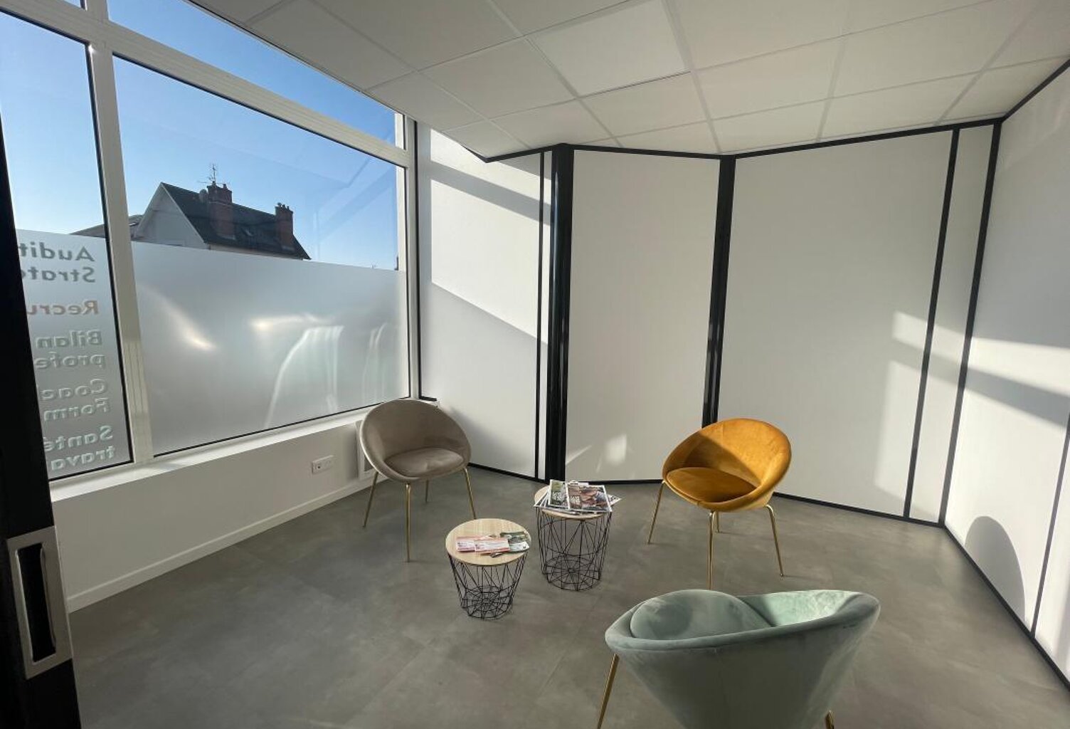 Local 150 m2 à louer, Saint Junien centre en RDC — photo 1