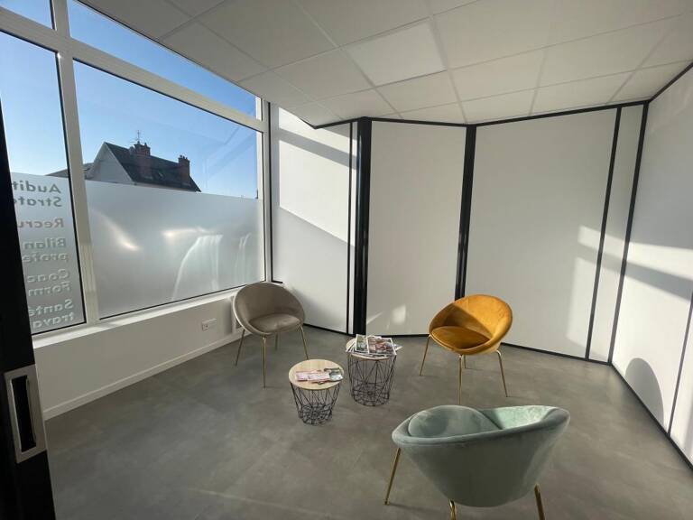 Local 150 m2 à louer, Saint Junien centre en RDC — photo 1