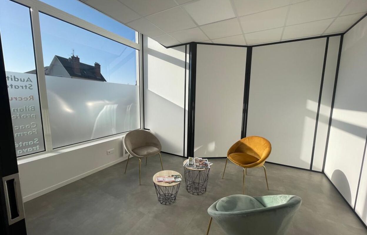 bureau  pièces 150 m2 à louer à Saint-Junien (87200)