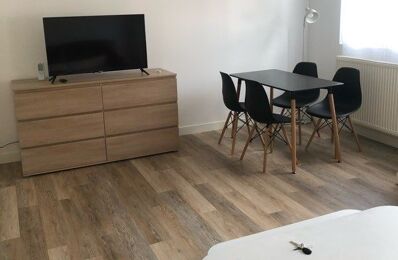 location appartement 1 100 € CC /mois à proximité de Saint-Médard-en-Jalles (33160)