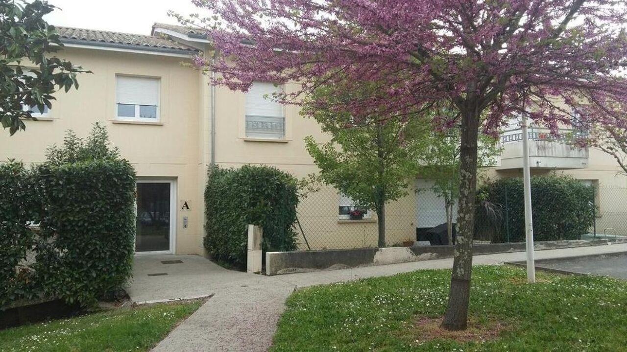 appartement 2 pièces 40 m2 à louer à Saint-Quentin-de-Baron (33750)