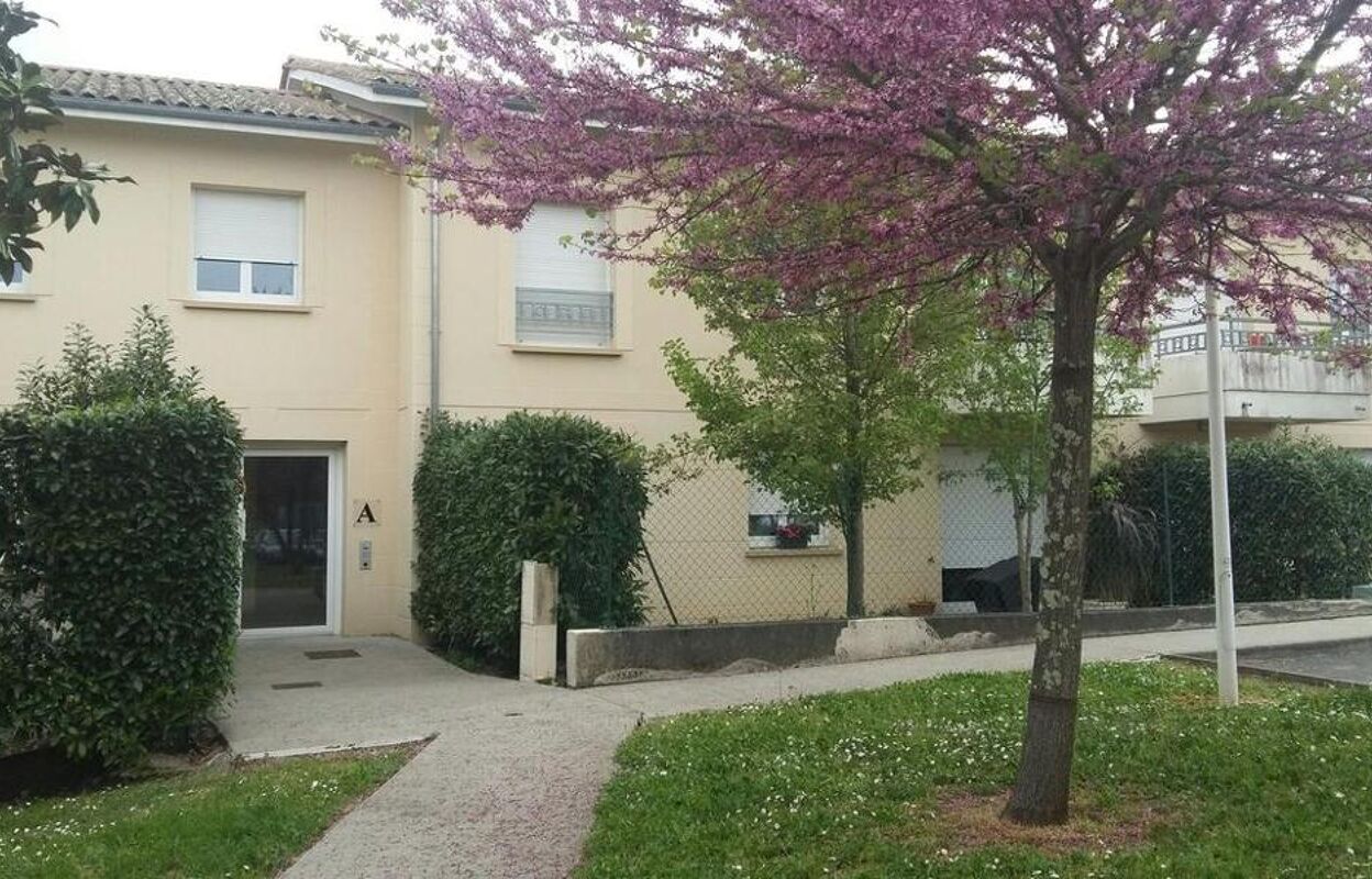 appartement 2 pièces 40 m2 à louer à Saint-Quentin-de-Baron (33750)