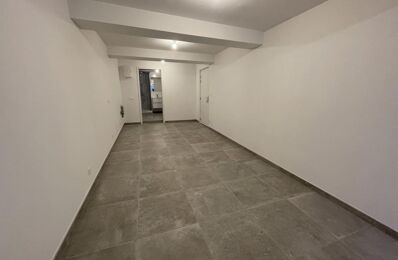 location commerce 400 € CC /mois à proximité de Longuenesse (62219)