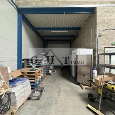 Local industriel 240 m²