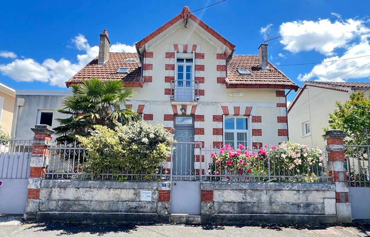 maison 6 pièces 145 m2 à vendre à Gond-Pontouvre (16160)