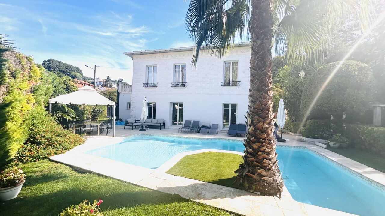 maison 8 pièces  m2 à vendre à Cannes (06400)