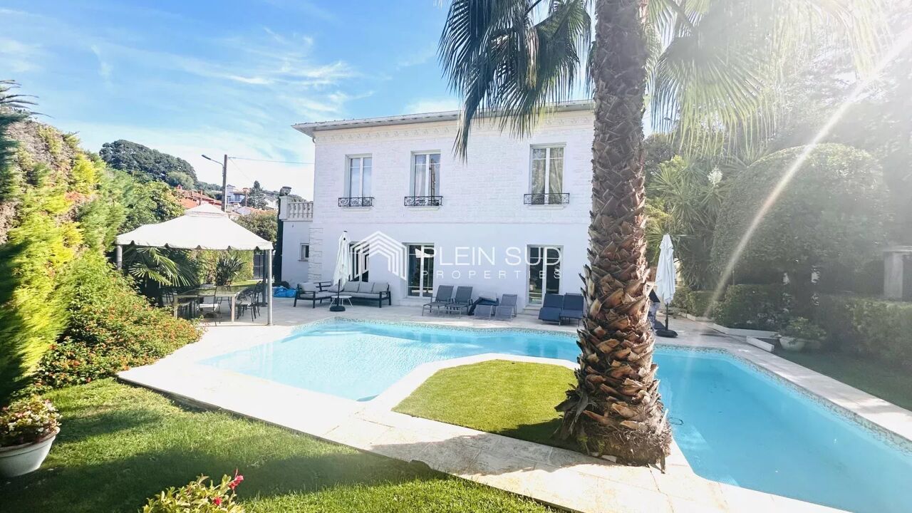 maison 8 pièces  m2 à vendre à Cannes (06400)