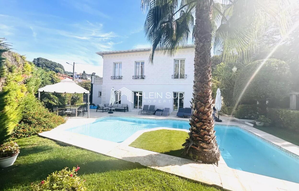 maison 8 pièces  m2 à vendre à Cannes (06400)