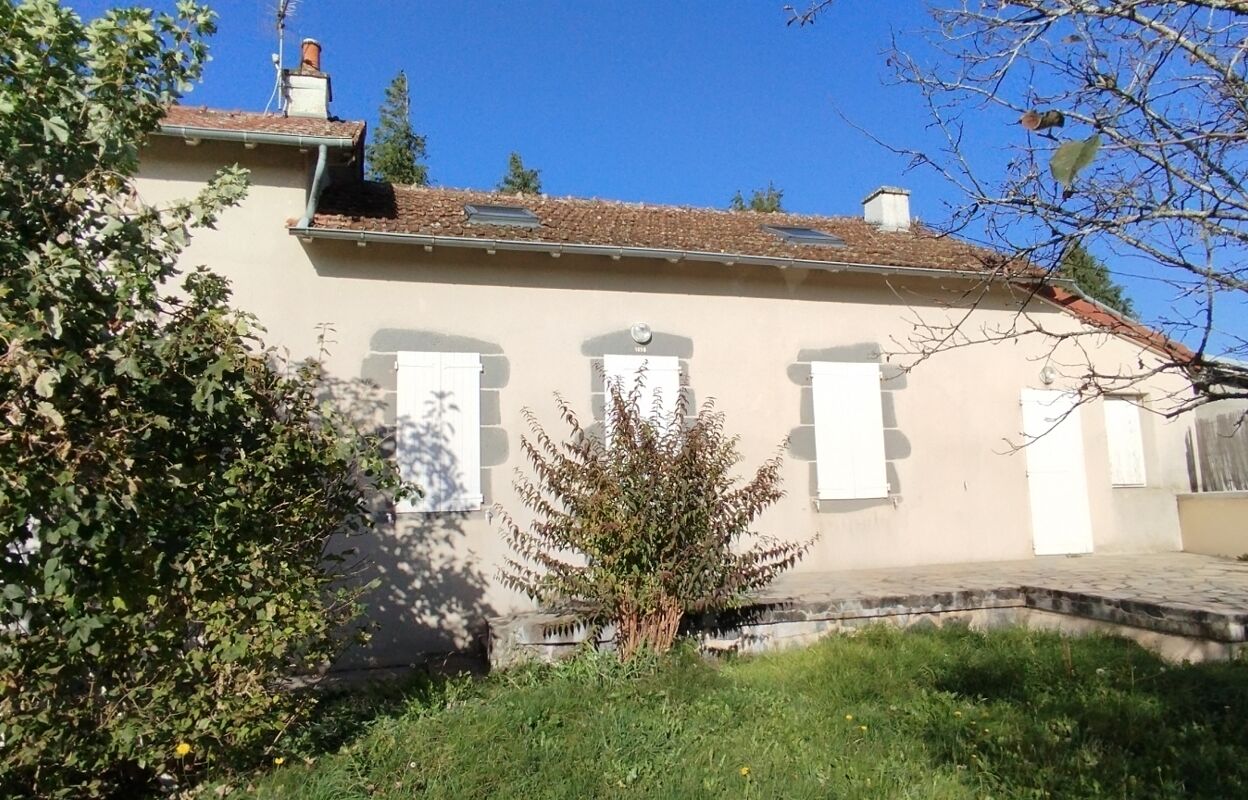 maison 4 pièces 94 m2 à vendre à Aurillac (15000)