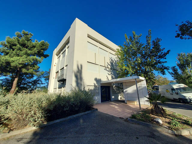 ENTREPOT / IMMEUBLE DE BUREAUX ZONE ACTIVITÉ MARITIME DE MOU — photo du bien