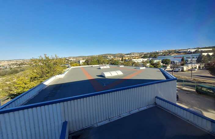 ENTREPOT / IMMEUBLE DE BUREAUX ZONE ACTIVITÉ MARITIME DE MOU — photo 2