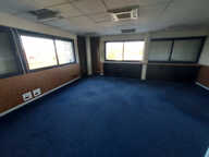ENTREPOT / IMMEUBLE DE BUREAUX ZONE ACTIVITÉ MARITIME DE MOU — photo 3