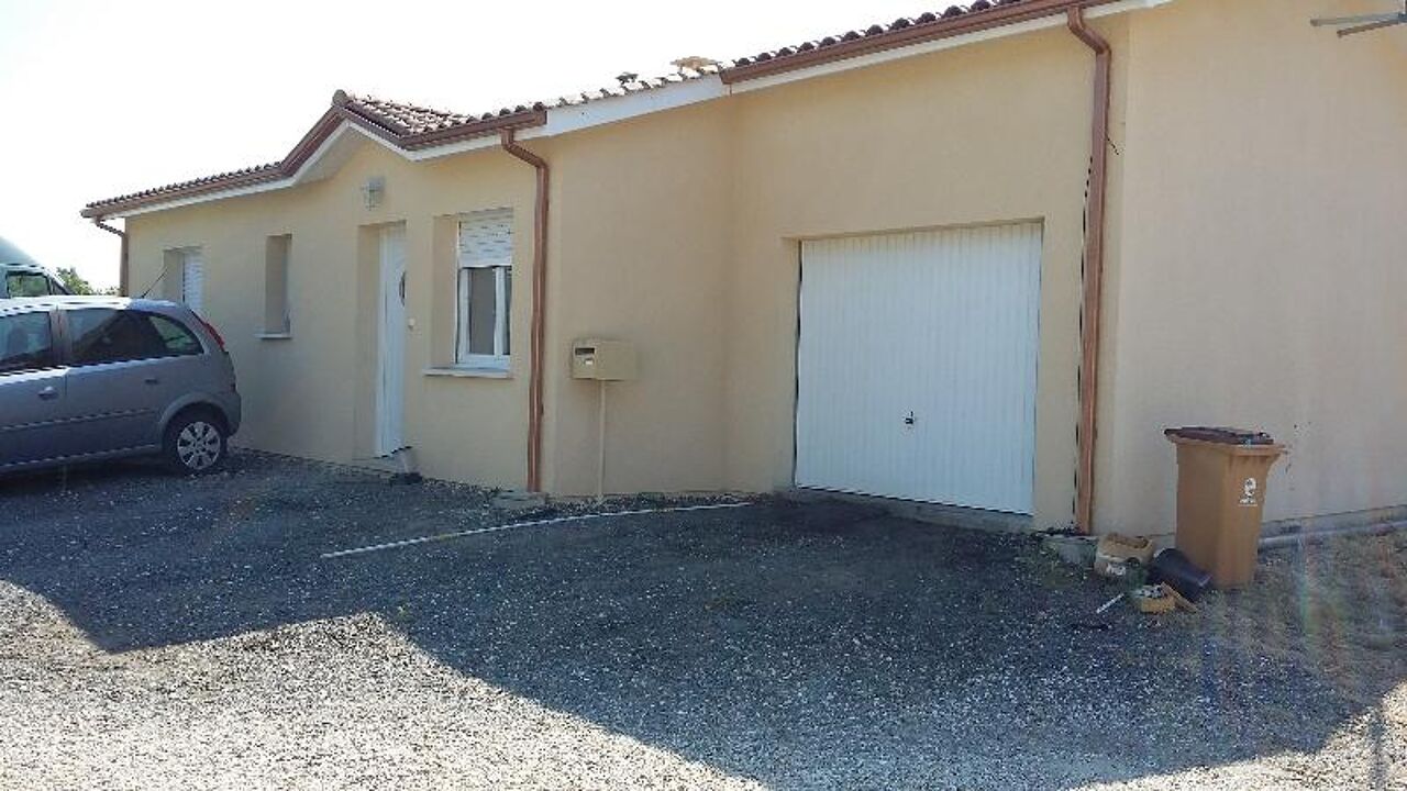 maison 3 pièces 79 m2 à louer à Bourg (33710)