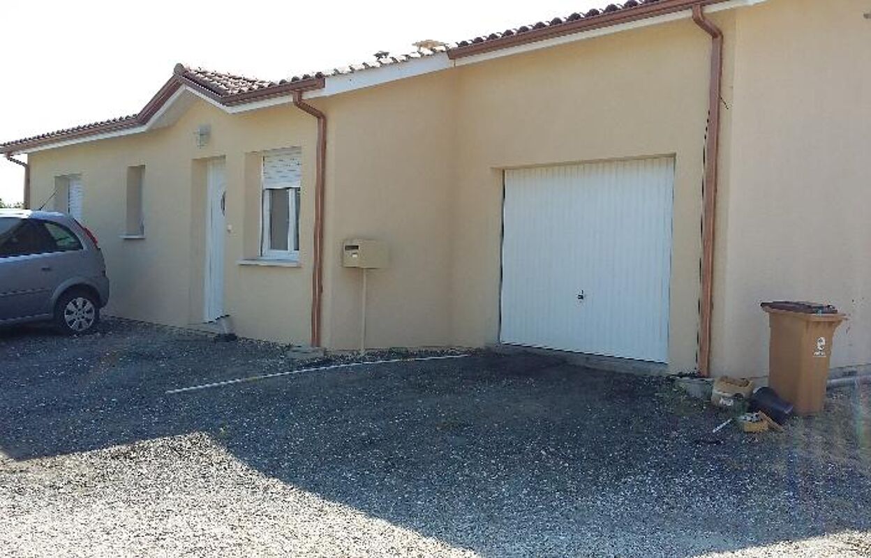 maison 3 pièces 79 m2 à louer à Bourg (33710)