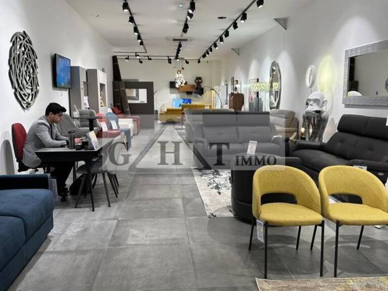 BATIMENT COMMERCIAL A VENDRE — photo 1