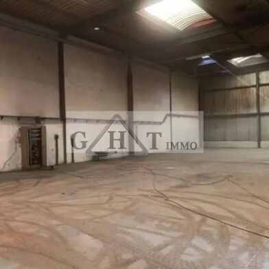 Local industriel  5385 €