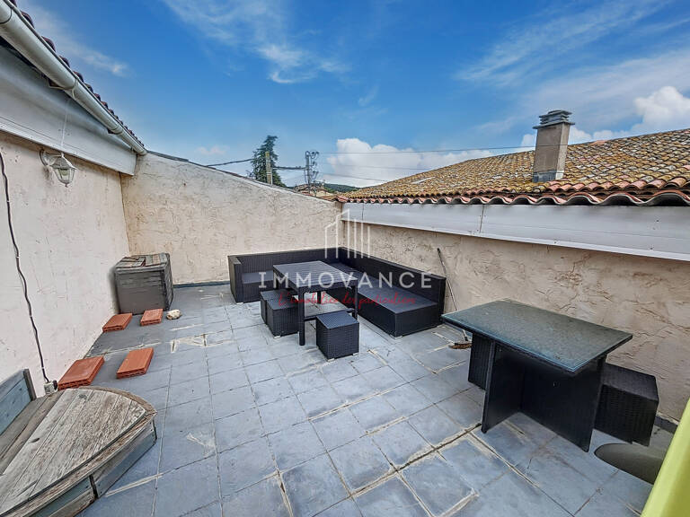 Maison de village sur 3 niveaux de 144m2 avec terrasse. — photo 1