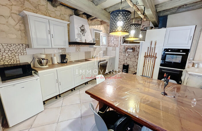 Maison de village sur 3 niveaux de 144m2 avec terrasse. — photo 4