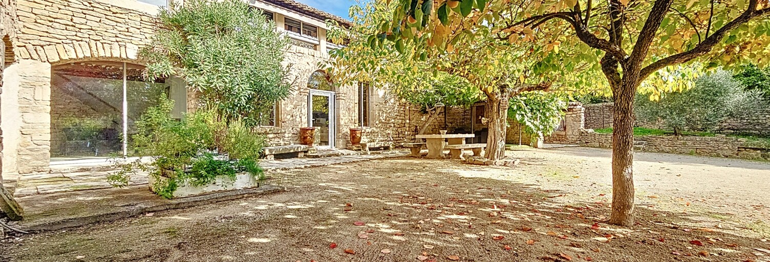 Maison 9 Pièces 204 m² à vendre à Cabrières-d'Avignon (84220)