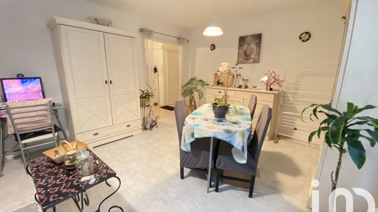 appartement 2 pièces 57 m2 à vendre à Évry (91000)