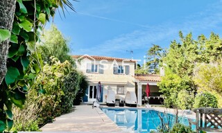 Maison 8 Pièces 179 m² à vendre à Ceyreste (13600)