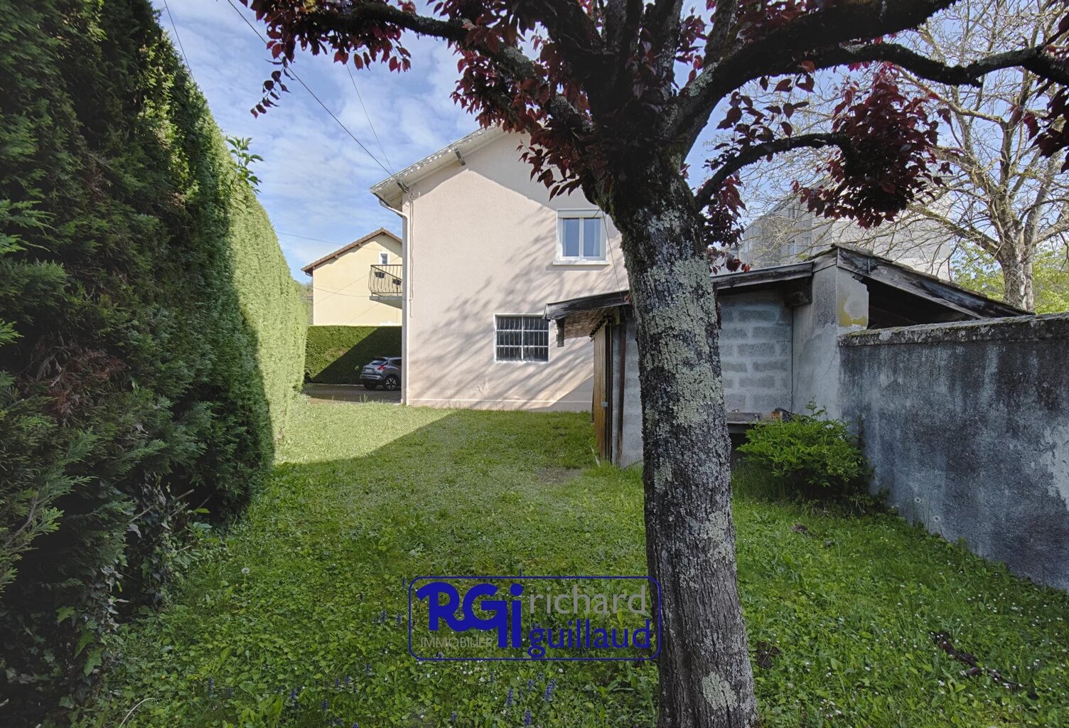 Maison de Ville avec GARAGE et Jardin — photo 1