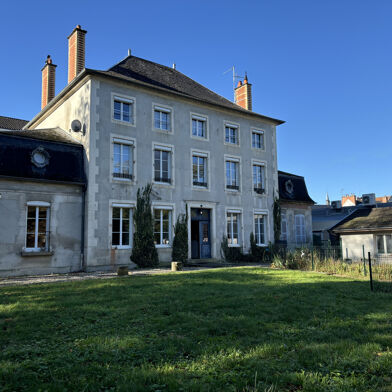 Maison 11 pièces 322 m²