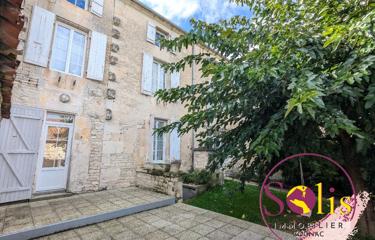 maison 10 pièces 227 m2 à vendre à Rouillac (16170)