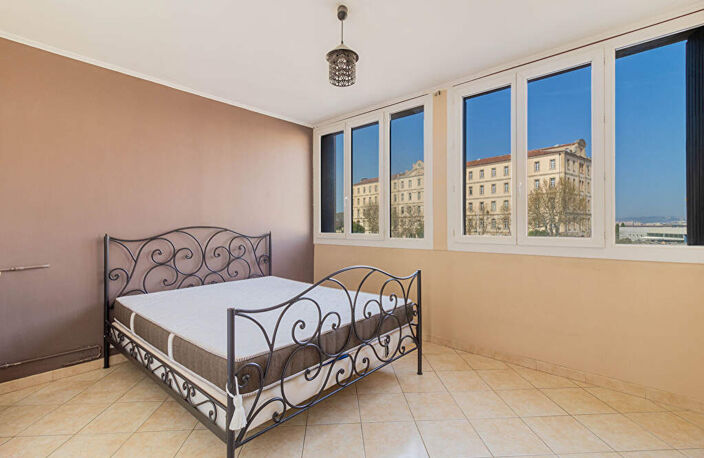 SUBLIME APPARTEMENT T4 MARSEILLE 78 m2 + BALCON + LOGGIA+ CAVE + PARKING (SUS) — photo 4