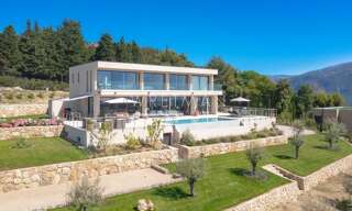 Maison 12 Pièces 563 m² à vendre à Châteauneuf-Grasse (06740)