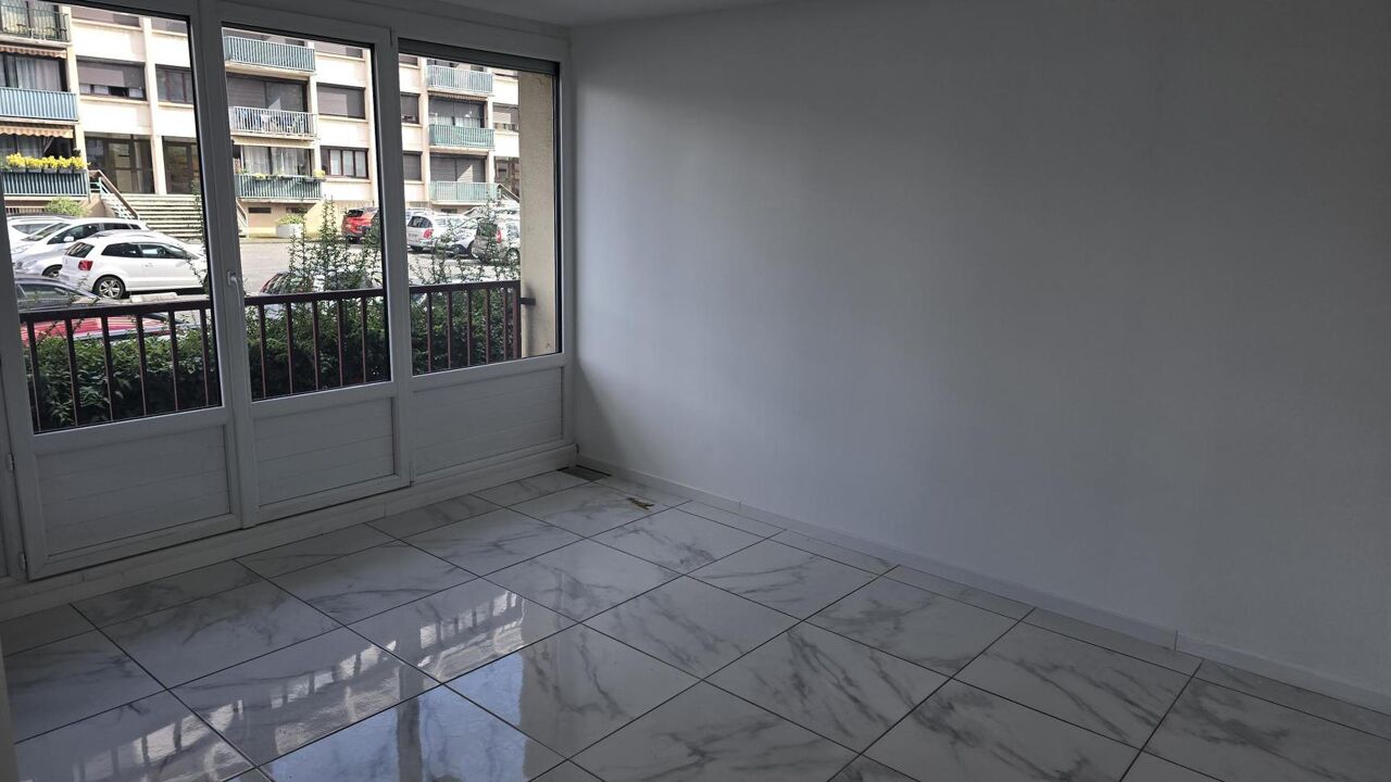 appartement 3 pièces 61 m2 à louer à Échirolles (38130)