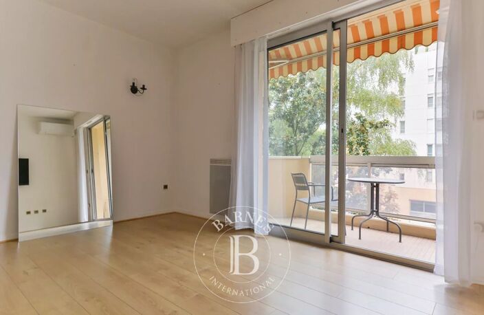 Lyon 6 - Vauban - Appartement de 24,45 m² - Studio - Balcon — photo 2
