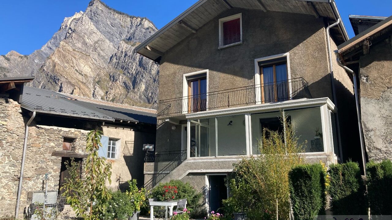 maison 5 pièces 84 m2 à vendre à Saint-Martin-de-la-Porte (73140)