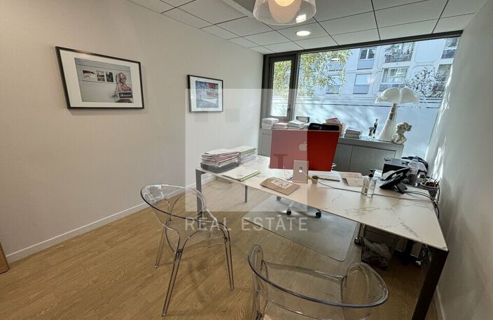 BUREAUX à LOUER — photo 2