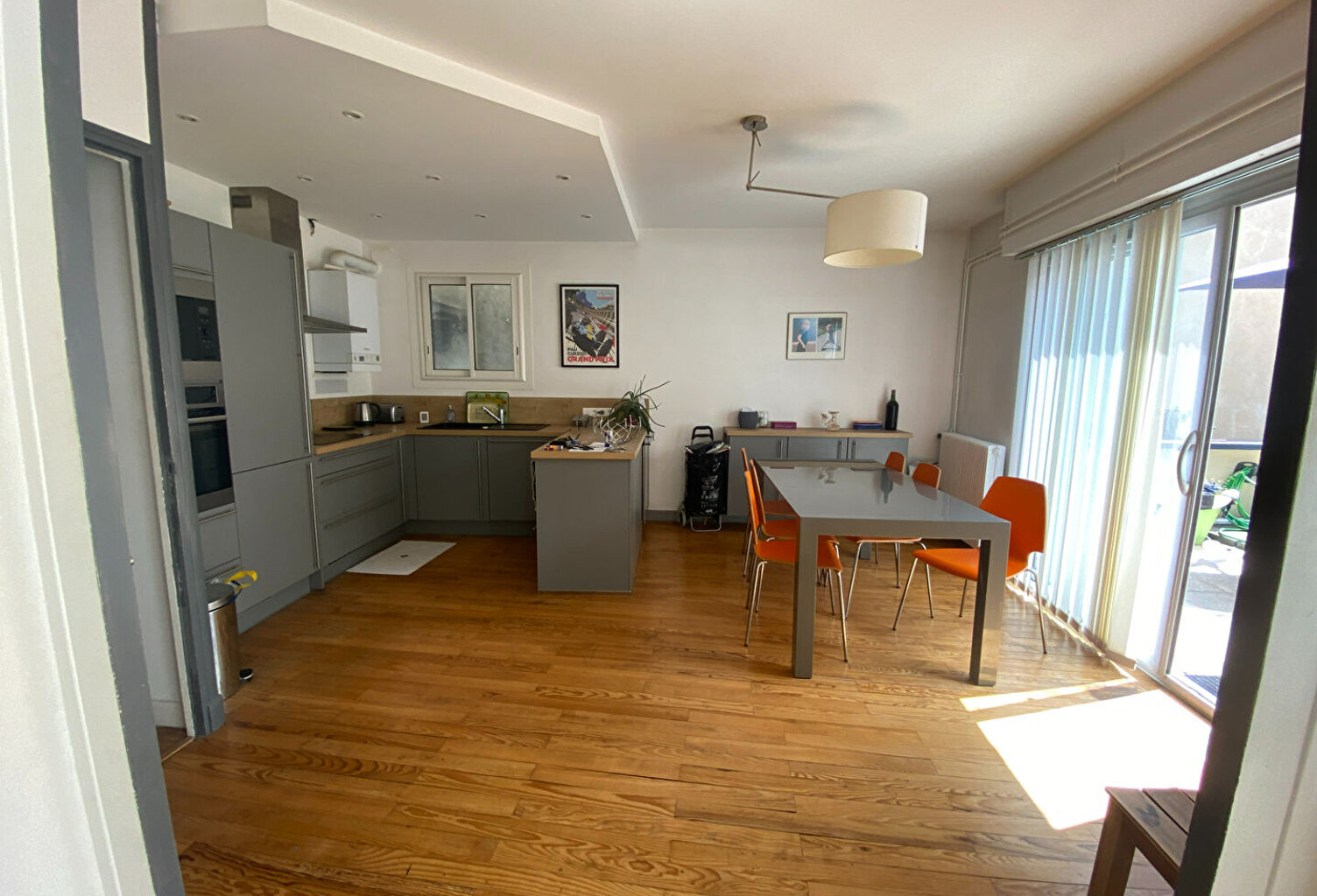 PAU, Proche Mairie. Duplex T 7 dans l'ancien (185 m²) + terra... — photo 1