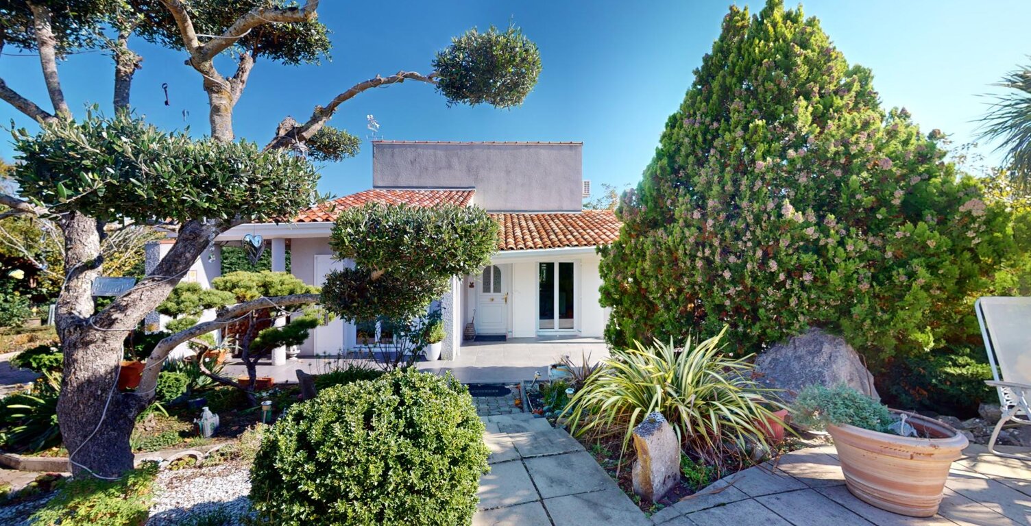 VILLA PLAIN-PIED MODERNE PISCINE JARDIN ZEN — photo 1