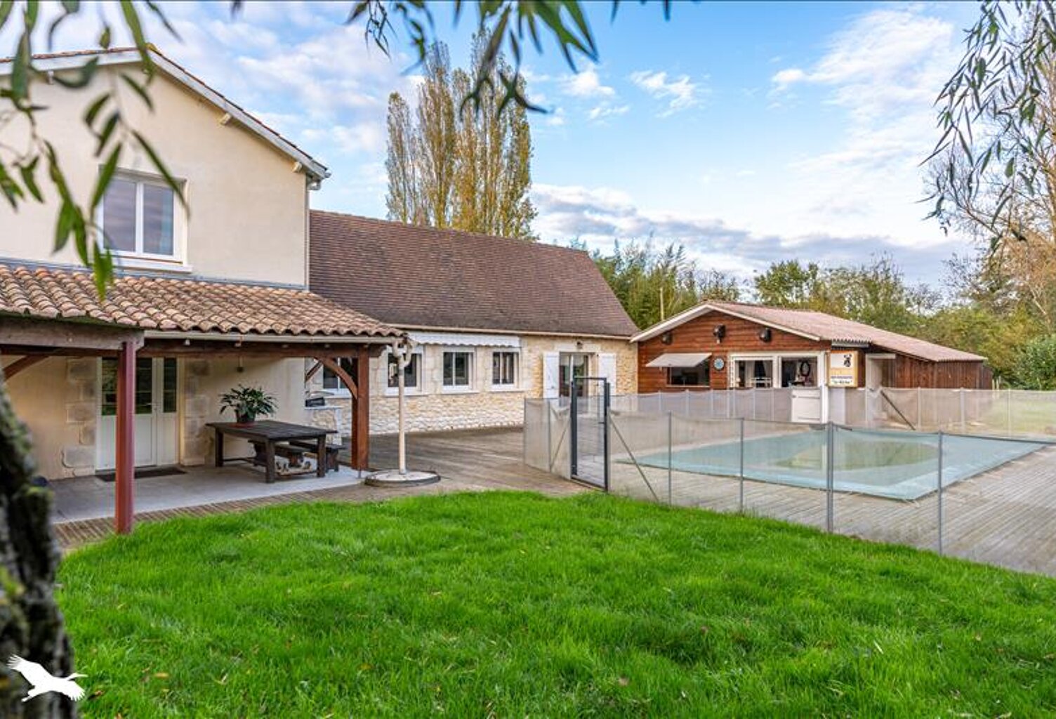Maison en pierre de 5 pièces principales — photo 1