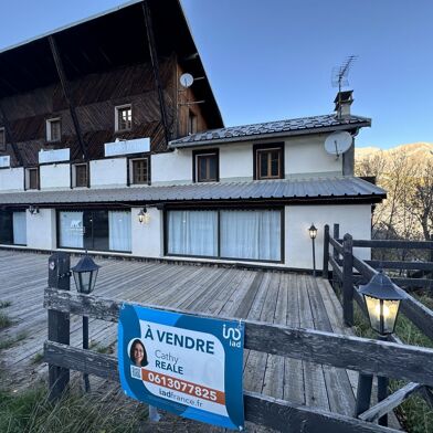 Commerce  380000 €
