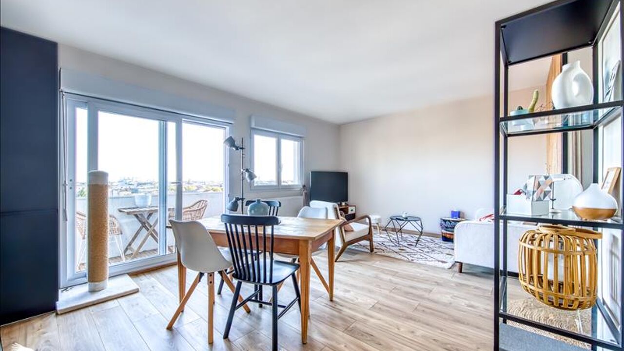 appartement 2 pièces 54 m2 à vendre à Bordeaux (33300)