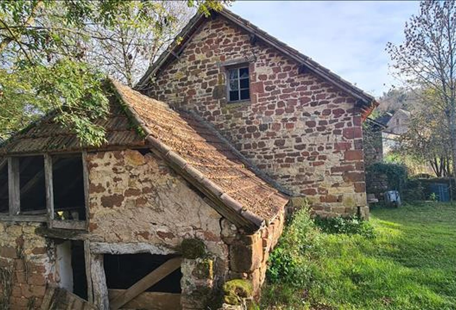 Maison en pierre de 1 pièces principales — photo 1