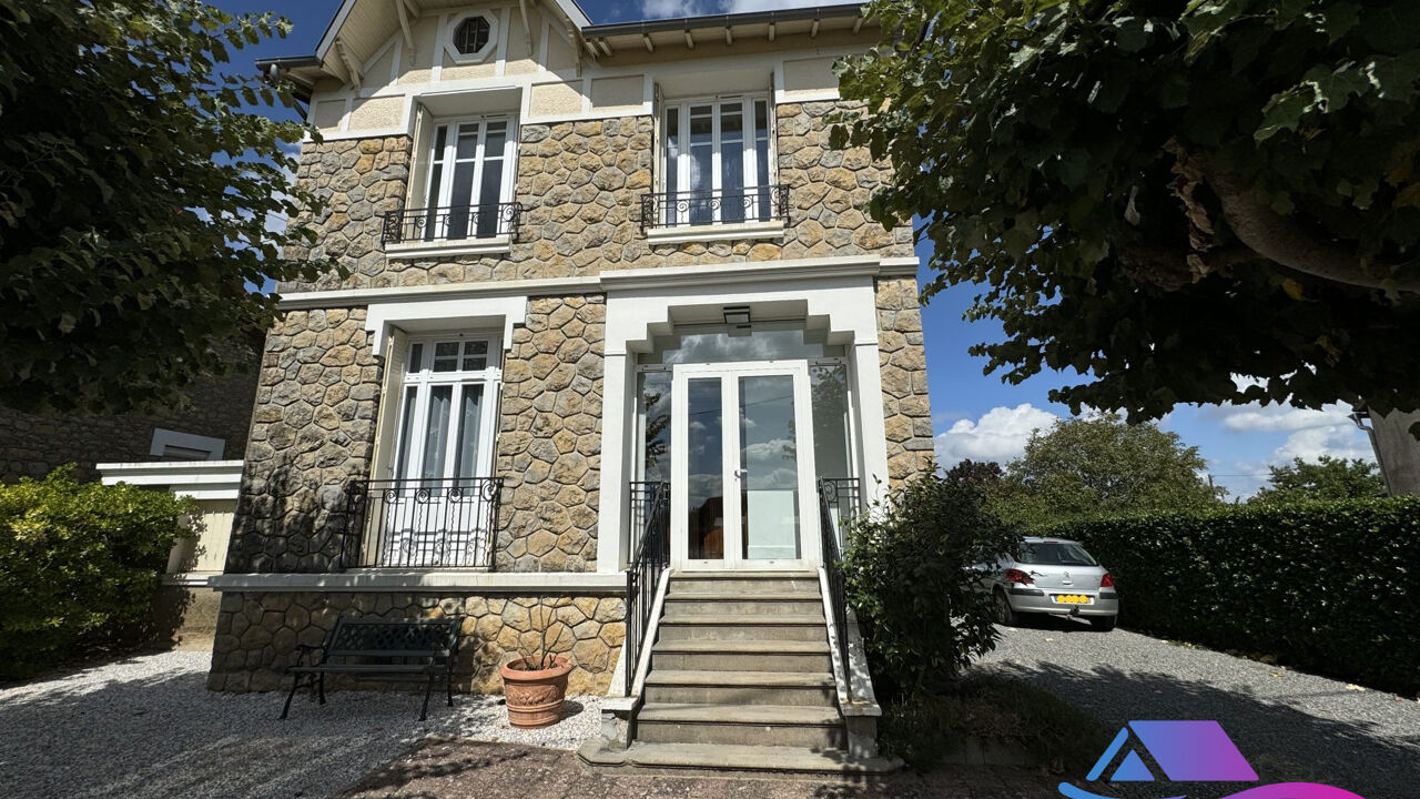 maison 4 pièces 91 m2 à vendre à Châteaumeillant (18370)