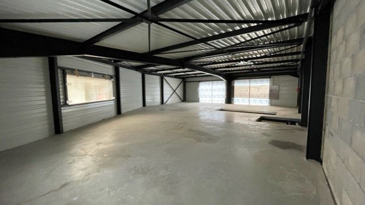 commerce  pièces 330 m2 à louer à Saint-Priest-en-Jarez (42270)