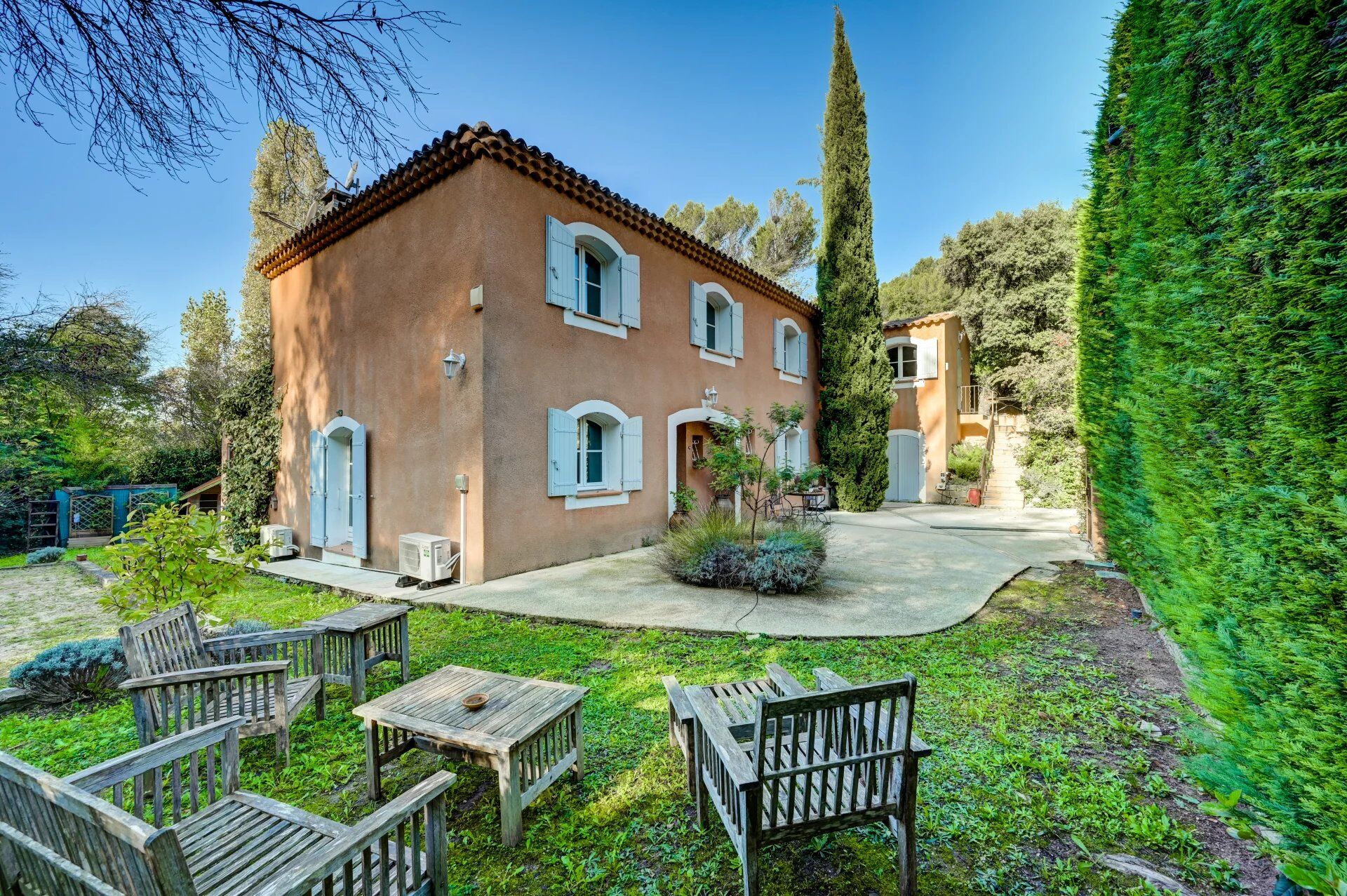 Villa / Maison 10 pièces  à vendre Aix-en-Provence 13100