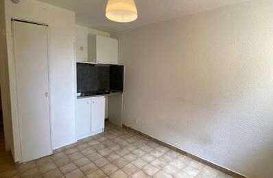 location appartement 398 € CC /mois à proximité de Le Castellet (83330)